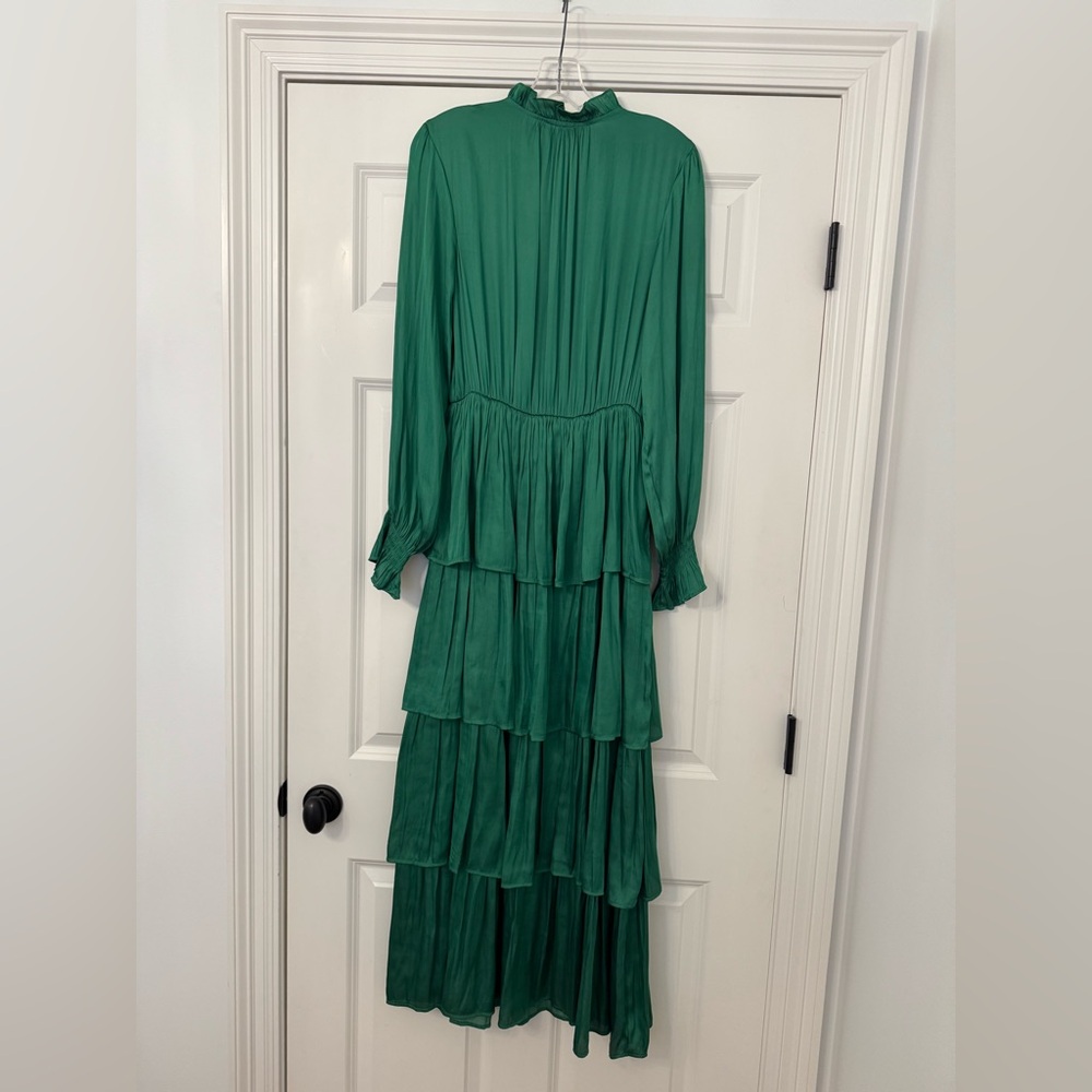Elegant Green Long Sleeve Tiered Dress - Picture 3 of 3